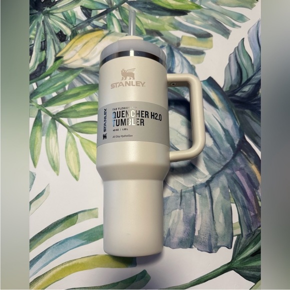 Stanley 40oz Travel Quencher cup - Cream  NWT - Picture 4 of 6